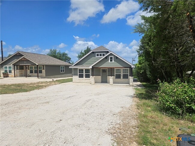 Building Photo - 905 Roadrunner Spur