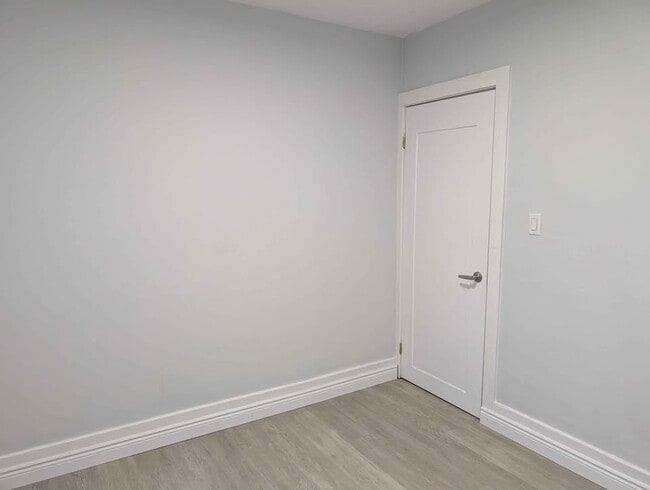 Building Photo - 826 Ellrose Ave