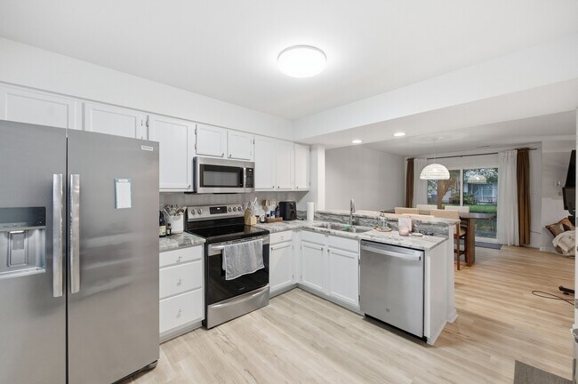 Building Photo - 1305 Tuckaway Reach