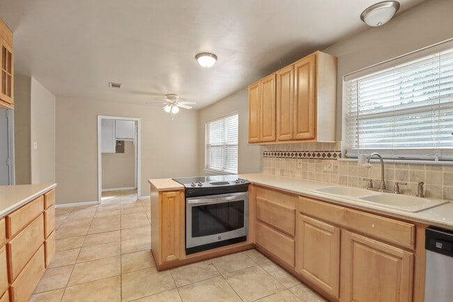 Foto del edificio - 19514 Whitewood Dr