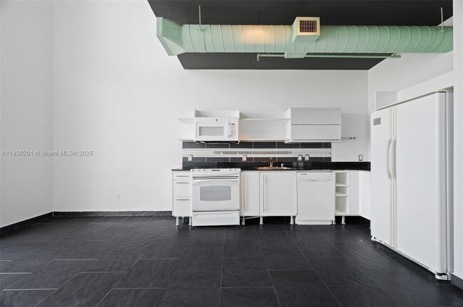 Foto del edificio - 690 SW 1st Ct