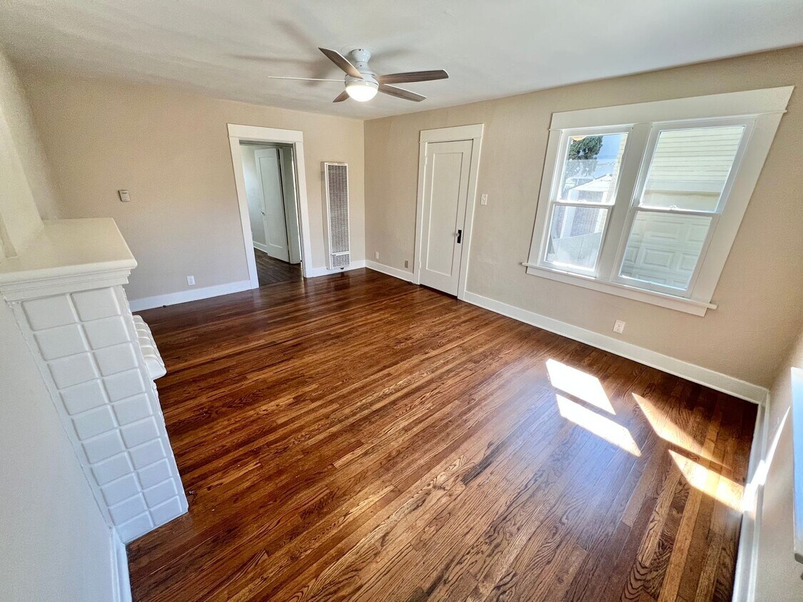 2212-2214 E 6th St - 2212-2214 E 6th St