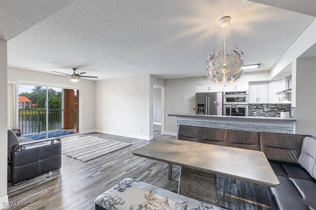 Foto del edificio - 1205 Wildwood Lakes Blvd