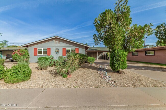 Foto del edificio - 6912 E Monterey Way