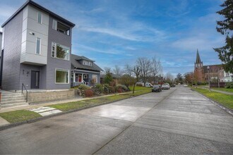 Building Photo - 617 S Anderson St