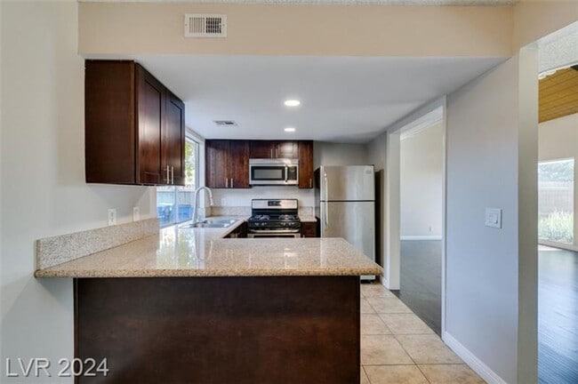 Building Photo - RUSTIC 2 BEDROOM GEM IN 89121