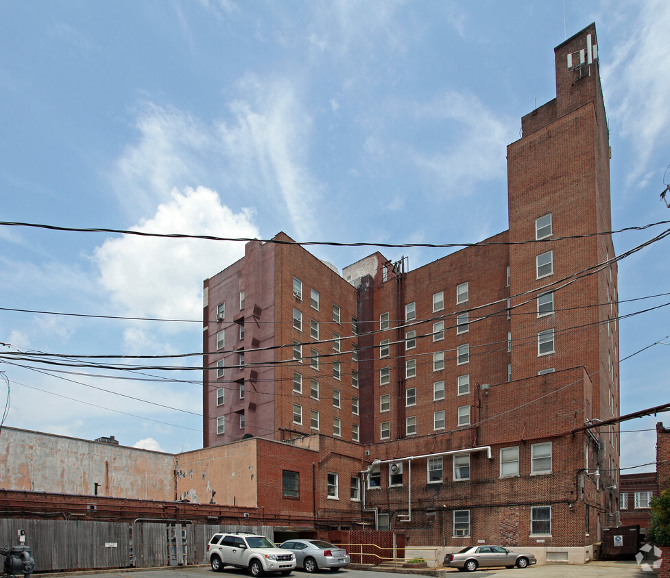 Building Photo - Wayneborough House