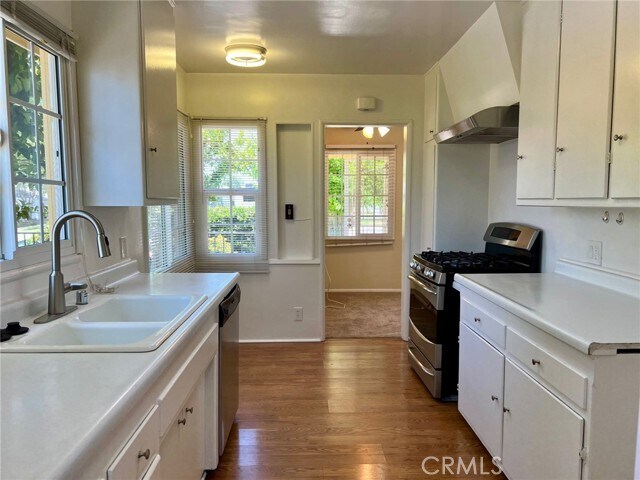 Foto del edificio - 1324 N Chaffey Ct