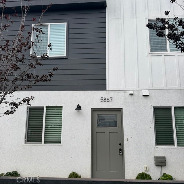 Building Photo - 5867 Towne Ave