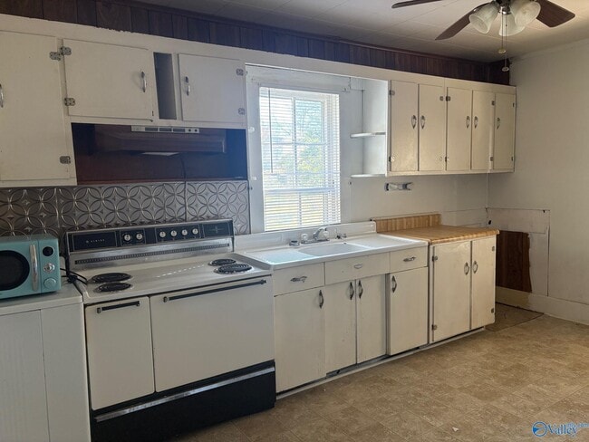 Building Photo - 309 Shaw St