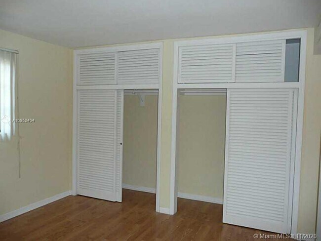 Foto del edificio - 7560 SW 82nd St