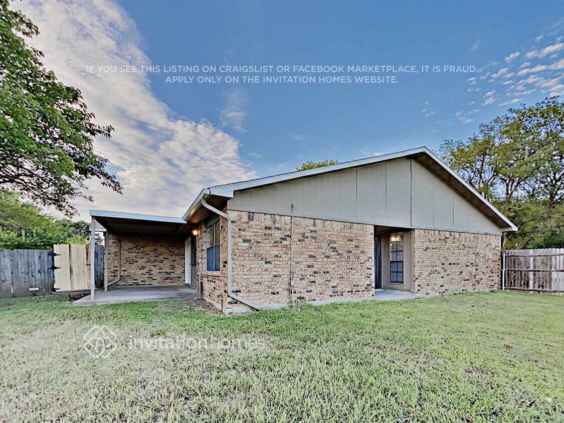 Foto del edificio - 6101 Greenlawn St