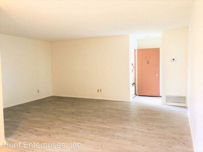 Building Photo - 1325 E Citrus Ave