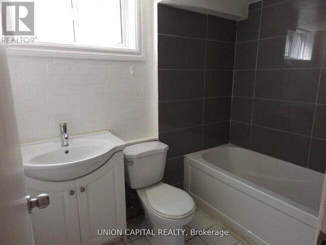 Photo du bâtiment - 6 Galewood Dr