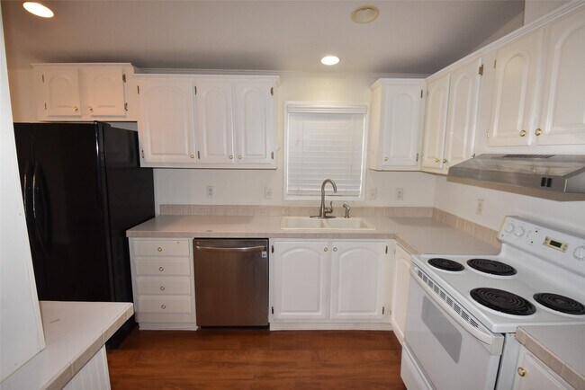 Foto del edificio - 10007 Elderberry Park Ln