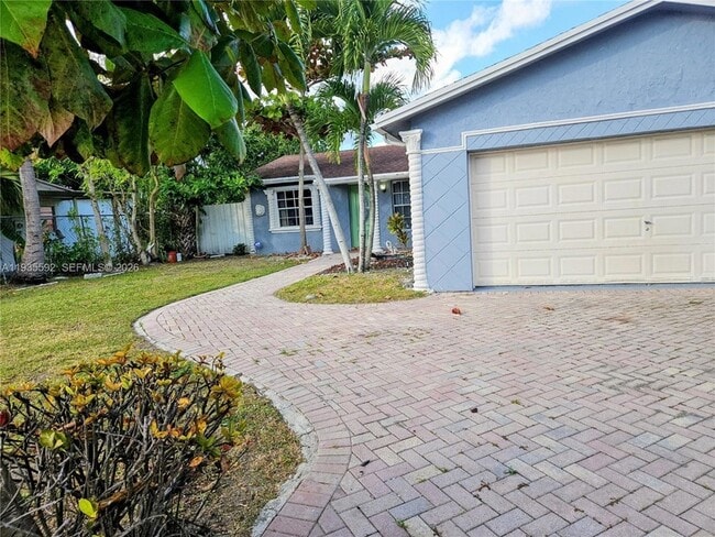 Building Photo - 7601 Kimberly Blvd