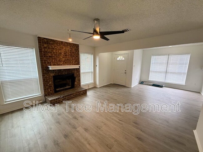 Foto del edificio - 2326 Summer Pl Dr