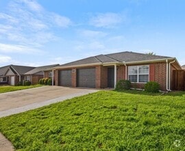 Building Photo - 3406 SW Landau Ct