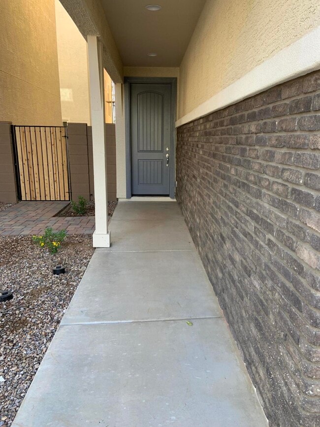 Building Photo - 661 W Winchester Dr