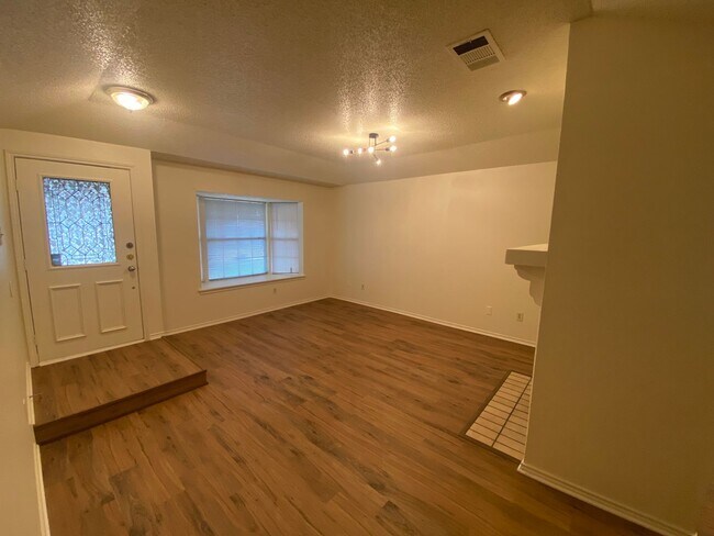 Building Photo - Nice Single Family Home in Cedar Hill