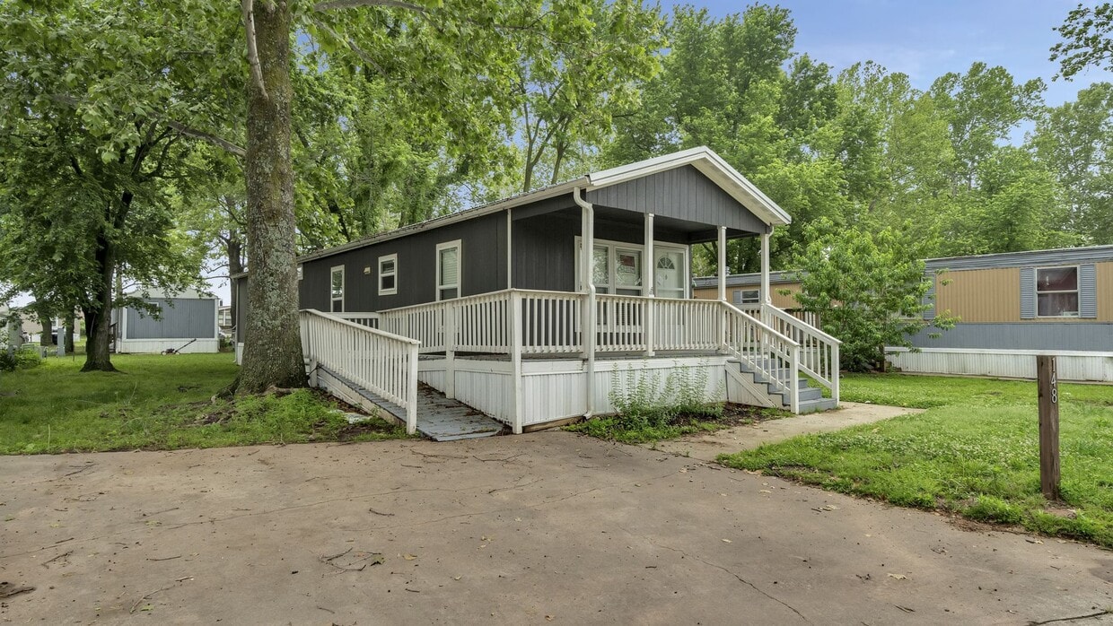 Primary Photo - 2 bed/2 bath lovely mobile home! Schedule ...