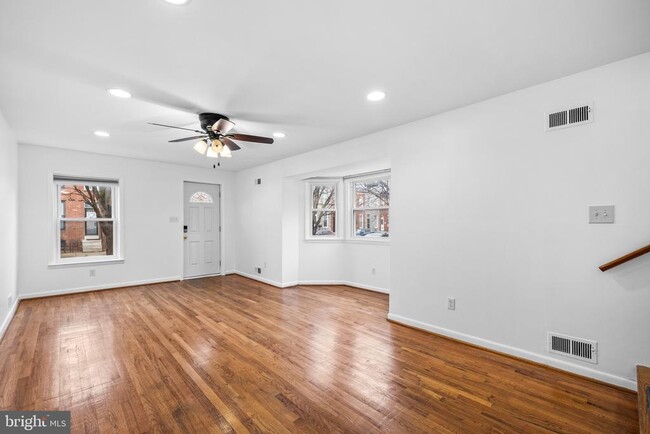 Building Photo - 1437 Towson St