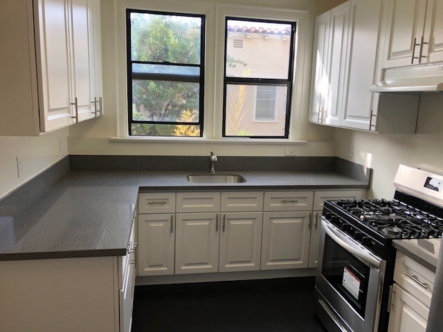 Kitchen - 5911 Carlton Way