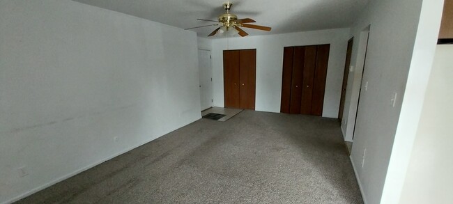 Foto del edificio - 352 N Birch St