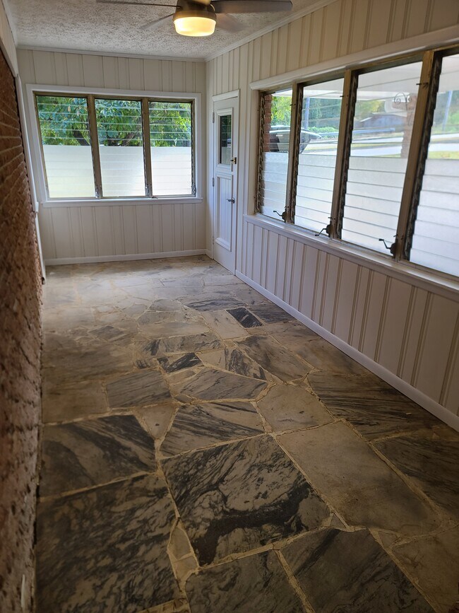 Building Photo - 315 Piedmont Rd NE