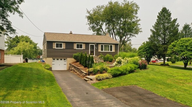 Building Photo - 139 Leach Hill Rd