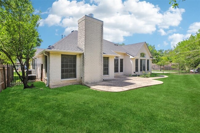 Building Photo - 10120 Treasure Island Dr