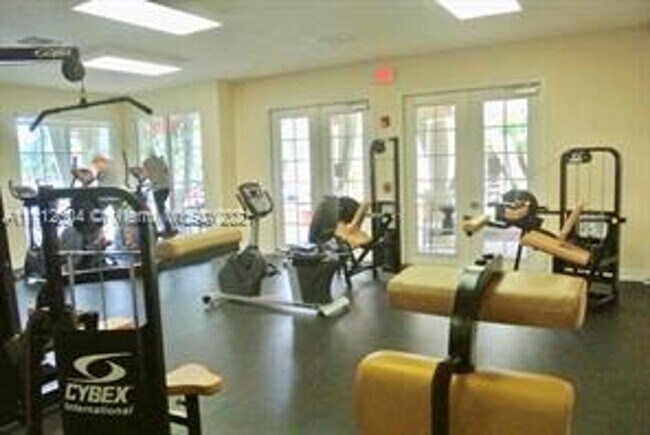 Building Photo - Greenhills-11032