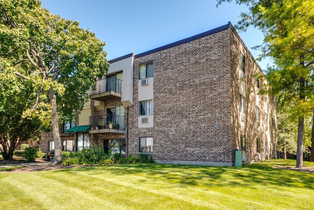 1485 N Winslowe Dr Unit 303, Palatine, IL 60074 Condo for Rent in