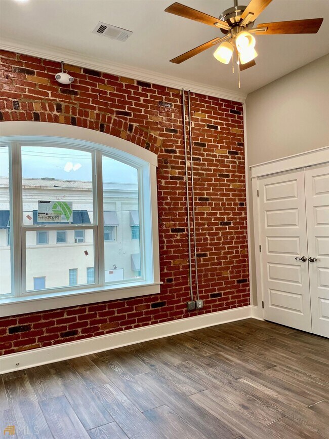 203 W 8th St, West Point, GA 31833 Condo for Rent in West Point, GA