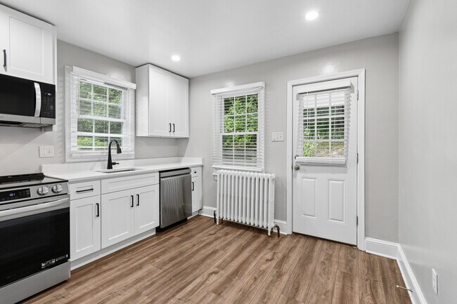 Foto del edificio - 2153 N Taylor St