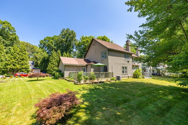 Building Photo - 3 Shadbush Ln