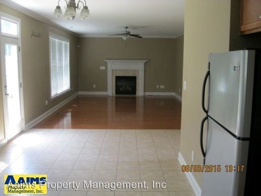 Building Photo - 2059 Broadman Ave