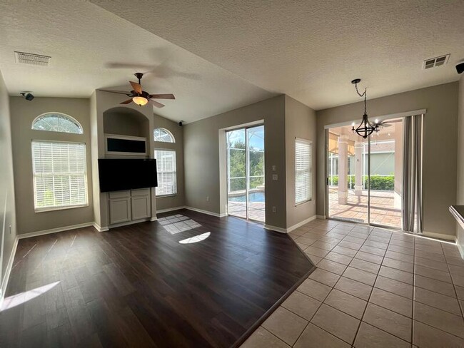 Foto del edificio - 13612 Cypress View Ct