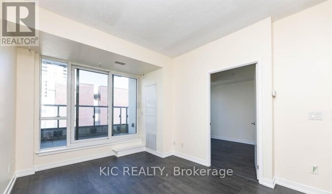 Photo du bâtiment - 200 Sackville St