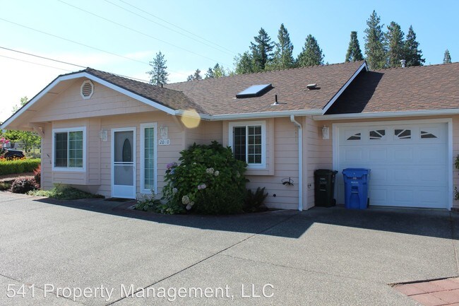 Building Photo - 2060 Hubbard Ln