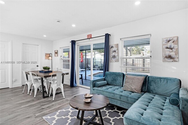 Foto del edificio - 6661 Freedom St