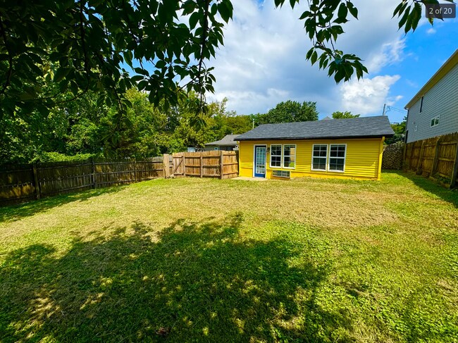 Foto del edificio - 924 Spain Ave