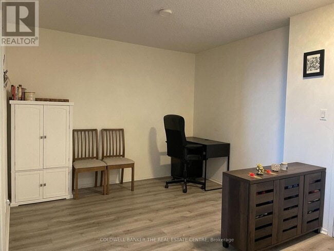 Building Photo - 75 Bamburgh Cir