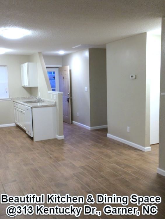Foto del edificio - Renovated! 2 BR, 2 FULL Bath Garner Townho...