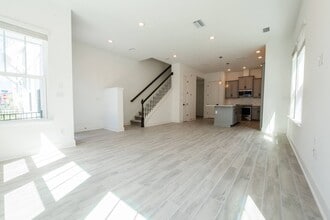 Building Photo - 7436 Calusa Ct