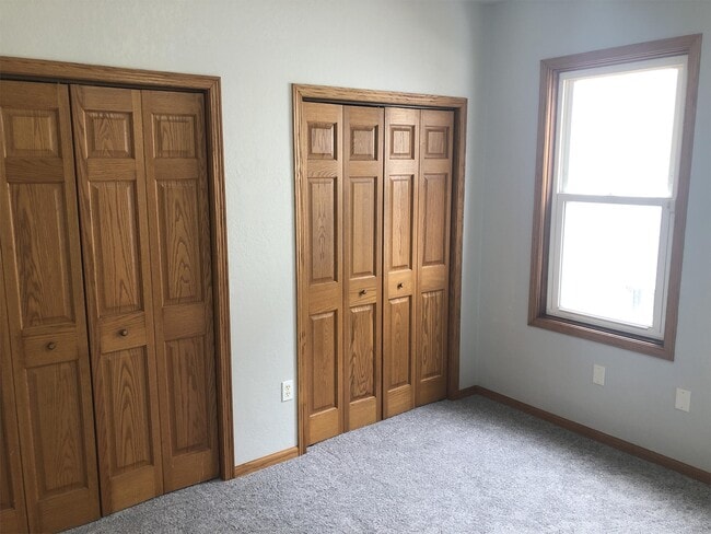 Building Photo - 111 E Follett St