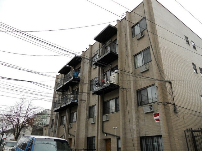 Building Photo - 5616 Waldron St