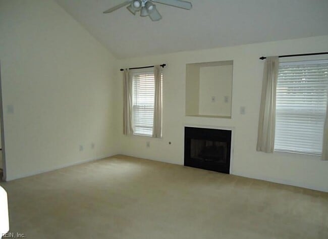 Building Photo - 2302 Westgate Cir