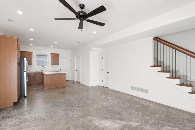 Building Photo - 308 E Morgan St