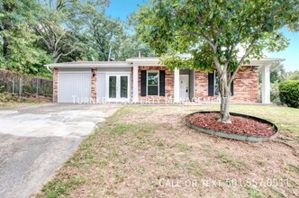 Building Photo - 1910 Fair Oaks Dr